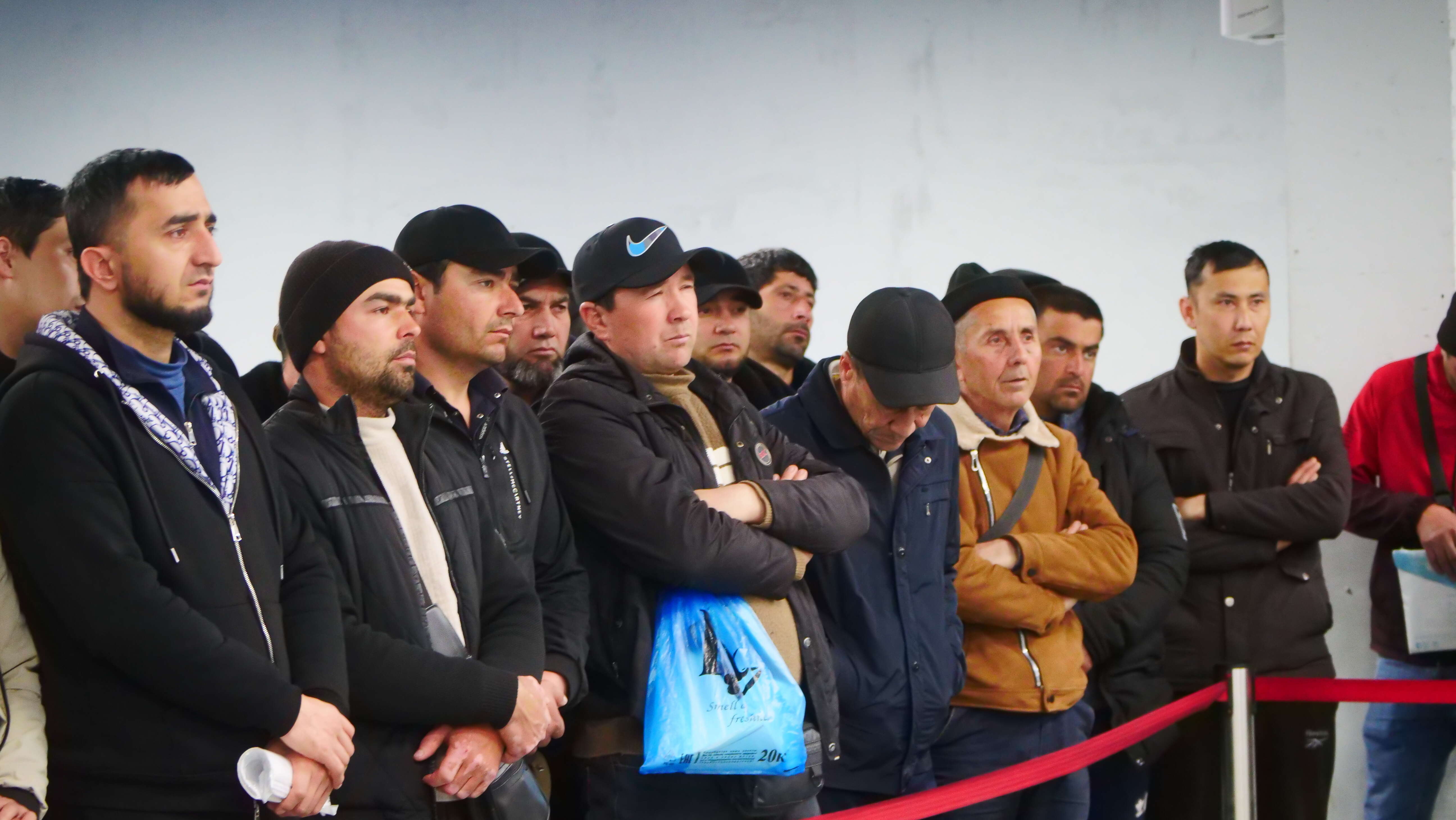 Более 600 трудовых мигрантов в Махачкале узнали о правилах законного проживания и работы в России